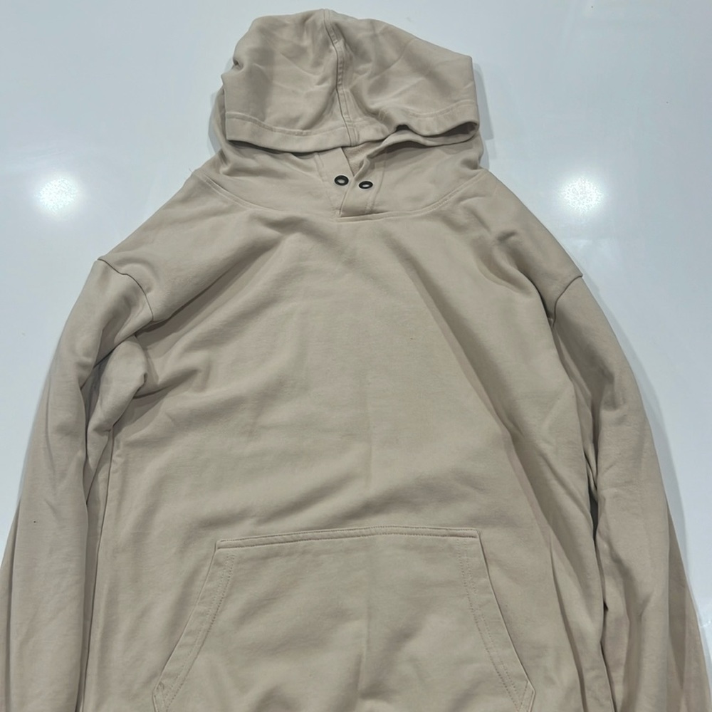 Beige “I won’t ghost you” hoodie.